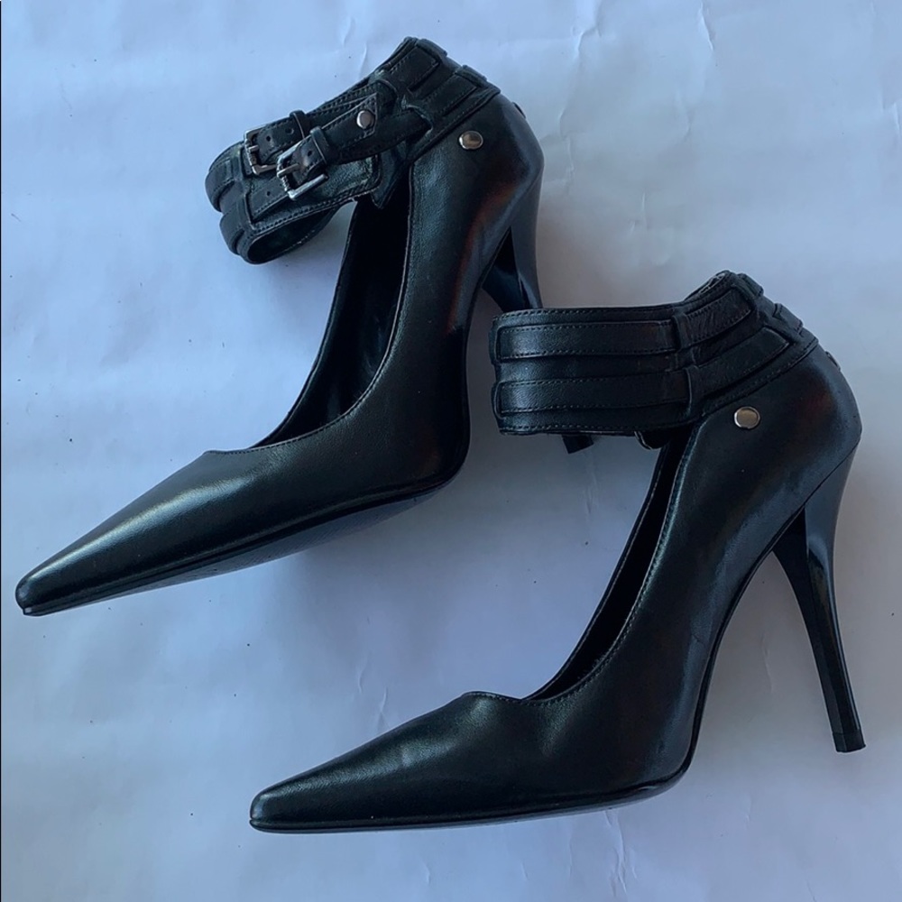 GUESS black strapped heels